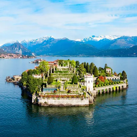 La Finestra Sul Lago: Lake Maggiore View & Garden - Happy Rentals *