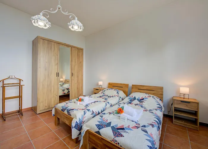 La Finestra Sul - Happy * Stresa